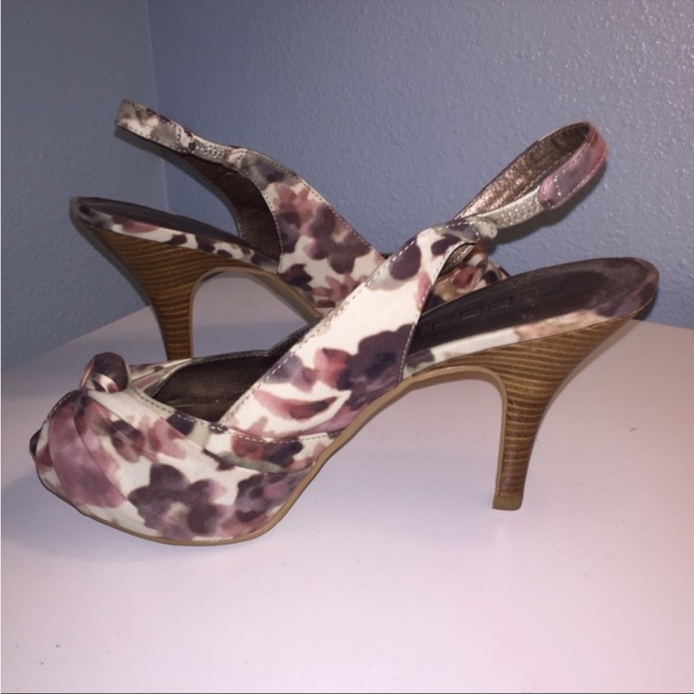 Sling Back Water Color Design - Picture 1 of 4